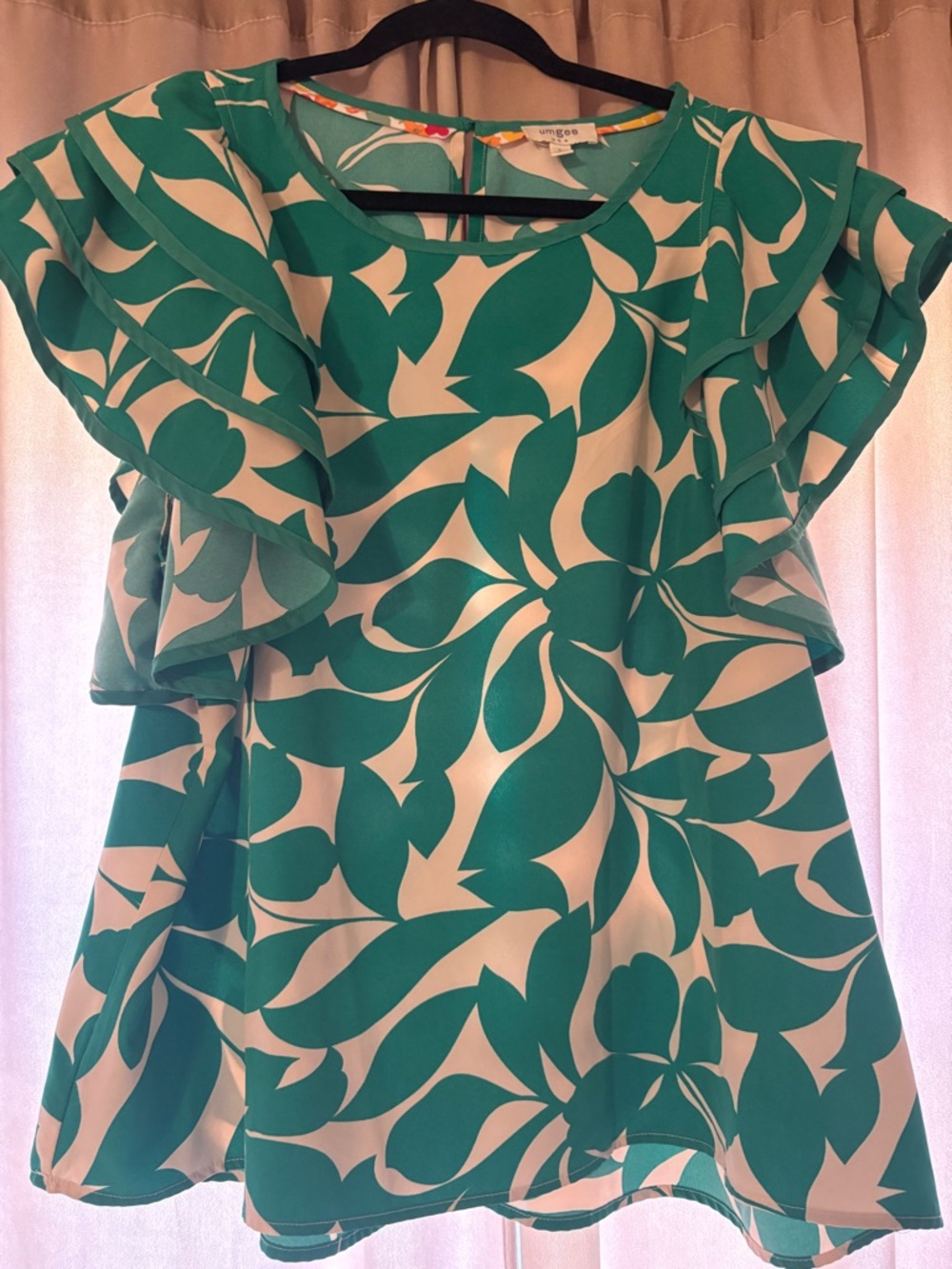 Umgee Green and White Floral Flutter Sleeve Blouse